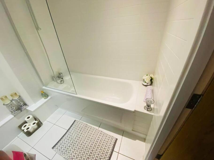 Liverpool City Centre Modern Apartment Fits 6 People Exterior photo